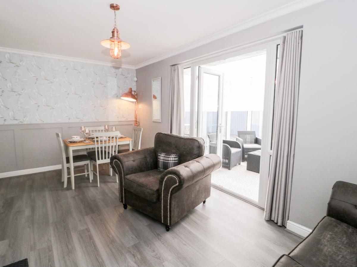 Seaside Retreat Villa Престатин Екстериор снимка