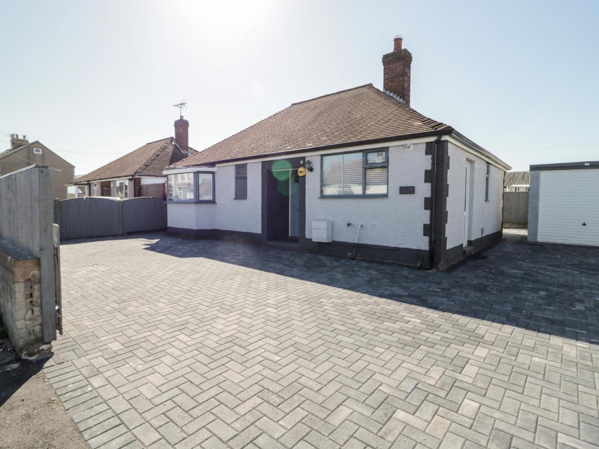 Seaside Retreat Villa Престатин Екстериор снимка